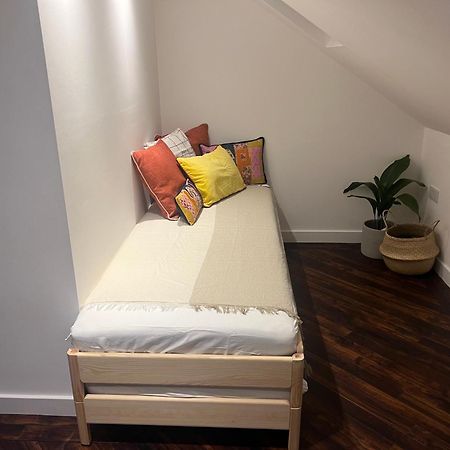 Spacious Battersea Rooms And Apartments Londres Exterior foto